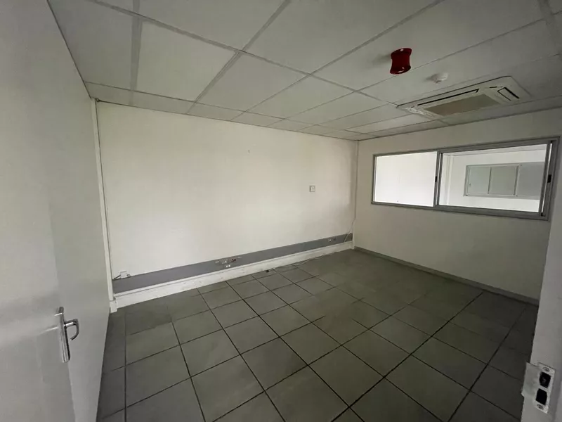 1 312 m² Industrial to let in Brackenfell, Northpoint Industrial Park (photo 17)