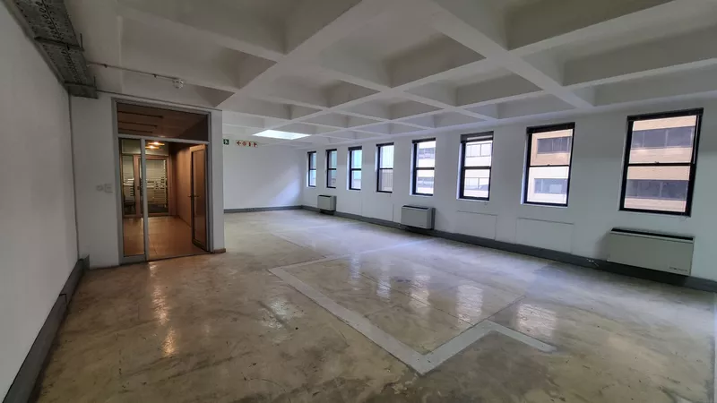142 m² Office to let in Cape Town City Centre/CBD, 19 Louis Gradner (photo 2)