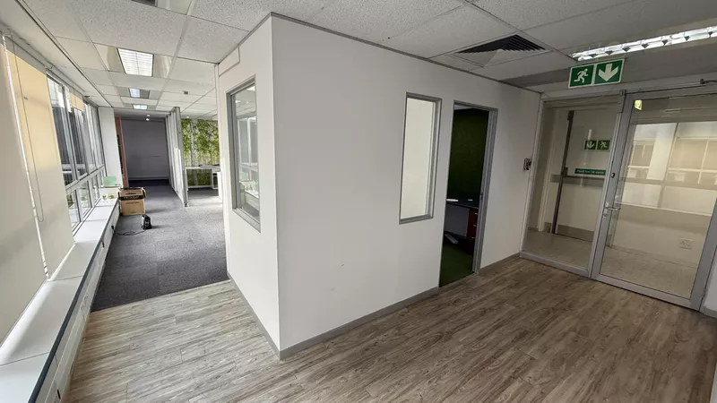 653 m² Office to let in Claremont, Sunclare (photo 39)