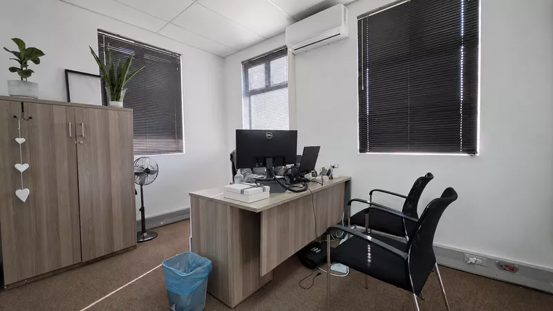 684 m² Office to let in South Gate Office Park, Waterside Place (photo 26)