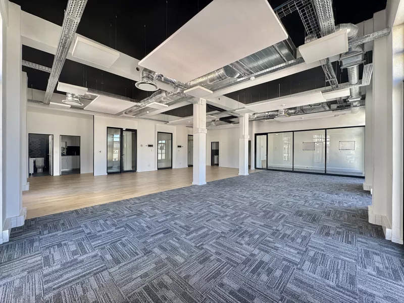 215 m² Office to let in Cape Town City Centre/CBD, 172 Long Street (photo 9)