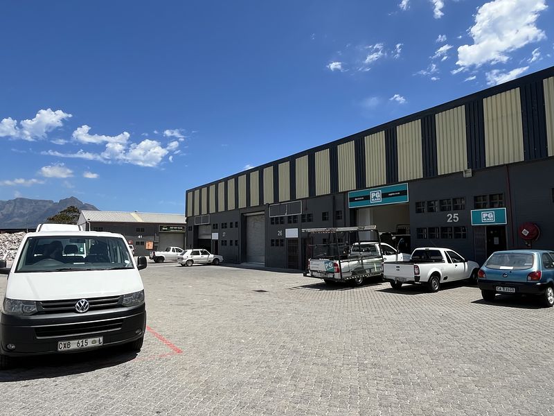 360 m² Industrial to let in Epping, Gunners Factory Park (photo 3)