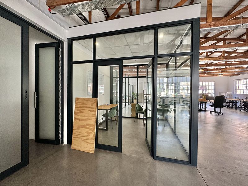 288 m² Office to let in Cape Town, Planet Art (photo 23)