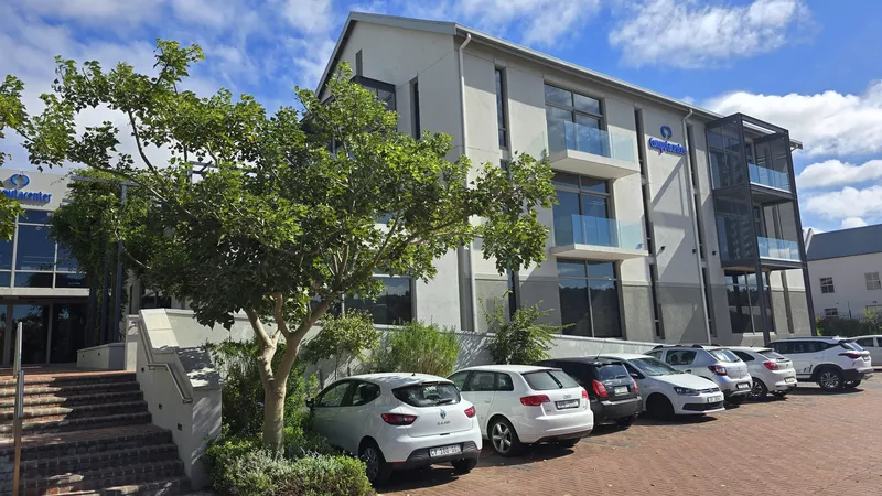 940 m² Office to let in Klein D'Aria Estate, Klein D'Aria Office Estate - Block A (North) (photo 2)