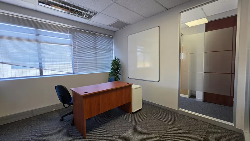 836 m² Office to let in Tygerberg Office Park, Tygerberg Office Park - Plattekloof House (photo 18)