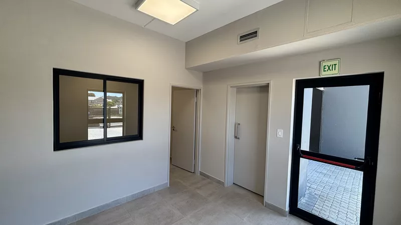 302 m² Industrial to let in Fisantekraal, 13 Evolution Crescent - Mini Industrial Units (photo 8)