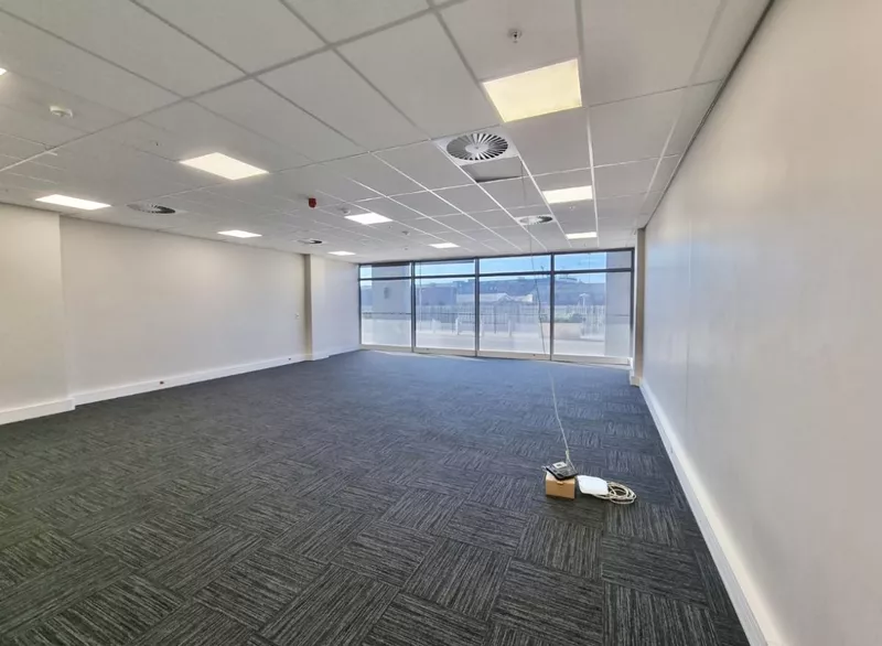 114 m² Office to let in Waterfront, The Yacht Club (photo 9)