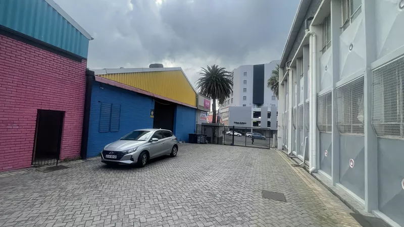 742 m² Industrial to let in Salt River, 33 Salt River Road (photo 1)