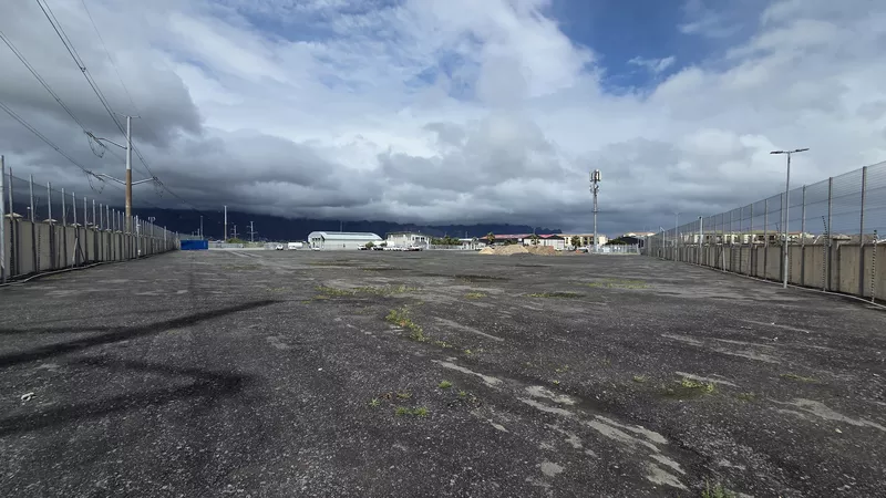 11 000 m² Vacant land to let in Strand, Broadway Business Park, 24 Helios Avenue (Yard + Optional Offices) (photo 11)