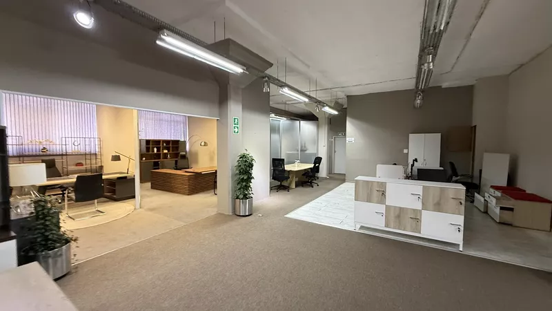 4 832 m² Office to let in Observatory, 9 Browning Road (All Office) (photo 36)
