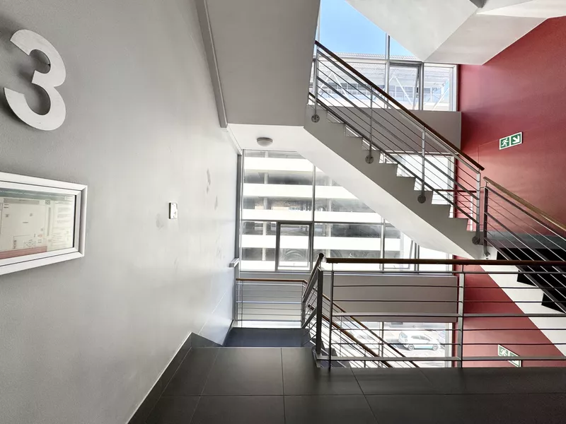 604 m² Office to let in Cape Town City Centre/CBD, 33 Martin Hammerschlag (photo 23)