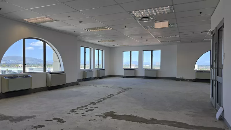 147 m² Office to let in Century City, Canal Tower - West (photo 15)