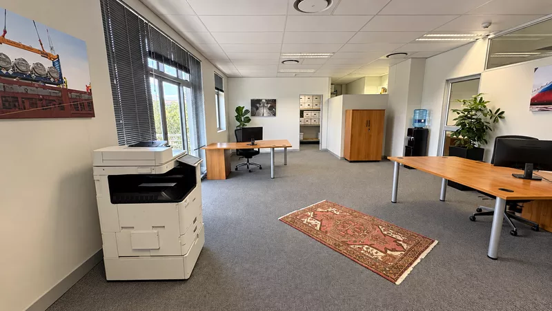 174 m² Office to let in Century City, Grosvenor Square - Block E (photo 10)
