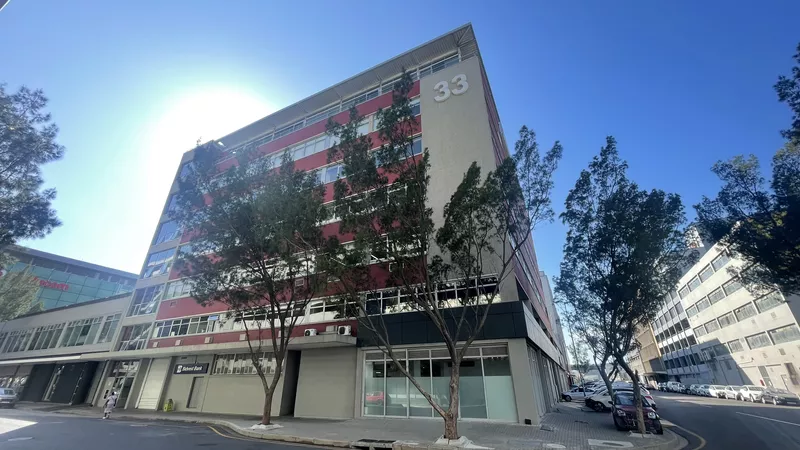 604 m² Office to let in Cape Town City Centre/CBD, 33 Martin Hammerschlag (photo 2)