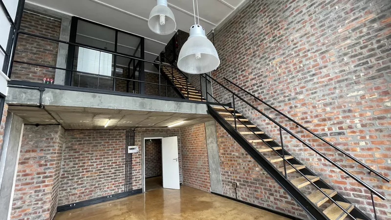 243 m² Office to let in Woodstock, Old Castle Brewery (photo 12)