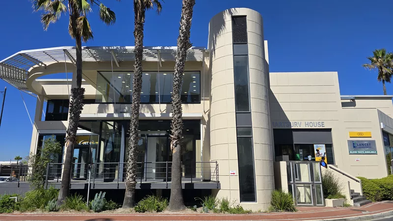 1 059 m² Office to let in Century City, Smartsurv House (photo 1)