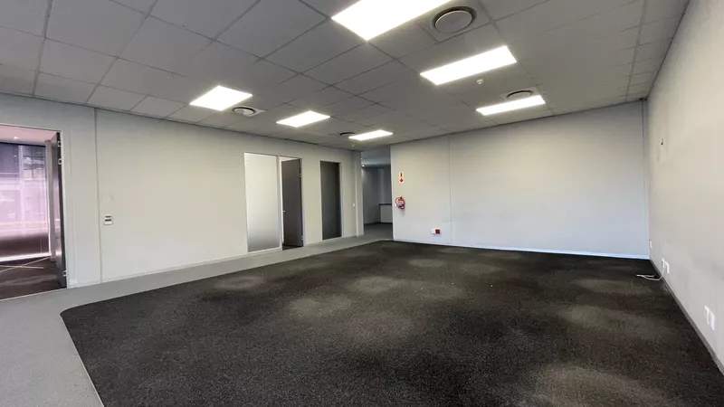 720 m² Office to let in Woodstock, The Boulevard (photo 30)