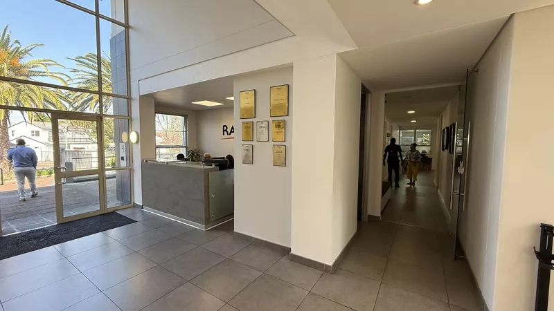 198 m² Office to let in Plumstead, Plum Park-Block A (photo 9)