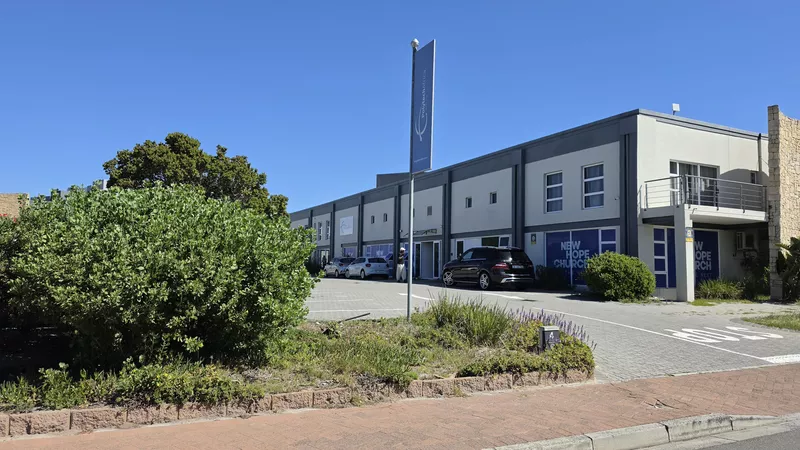 647 m² Property to let in Century City, 5 Edison Way - Century Gate (photo 3)