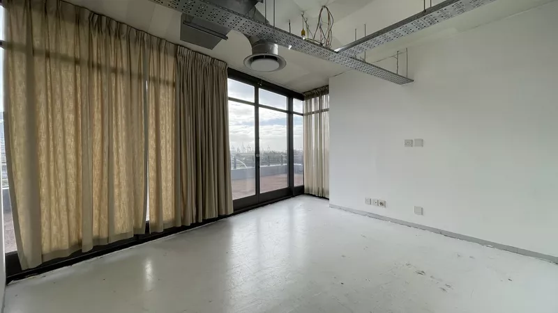 121 m² Office to let in Woodstock, The District (photo 17)