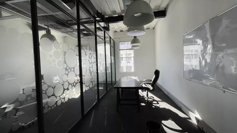883 m² Office to let in Cape Town City Centre/CBD, 30 Keerom Street (photo 21)