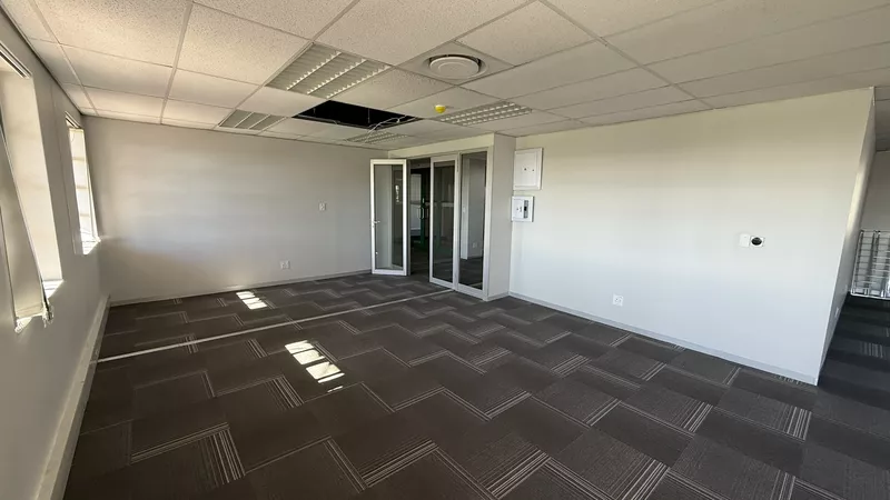 128 m² Office to let in Claremont, Brookside Office Park (photo 10)