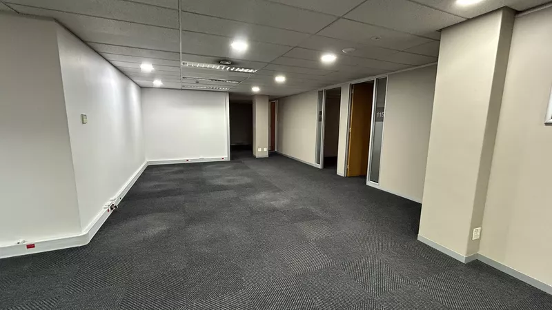 924 m² Office to let in Mowbray, Golf Park, GP3 (photo 8)