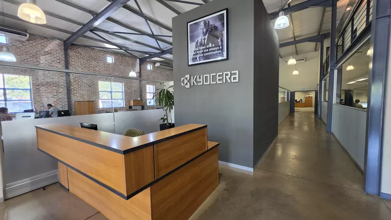 1 085 m² Office for sale in Century City, 13 Edison Way (photo 12)