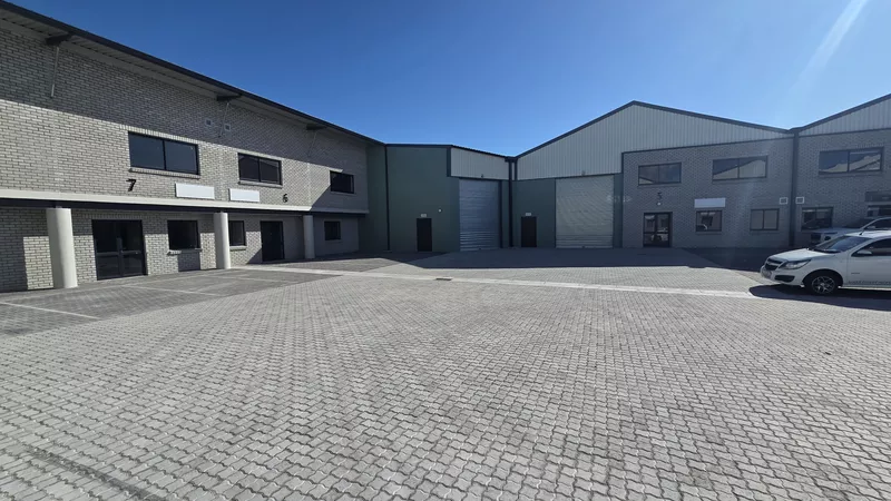 1 232 m² Industrial for sale in Somerset West, Java Industrial Park (photo 1)