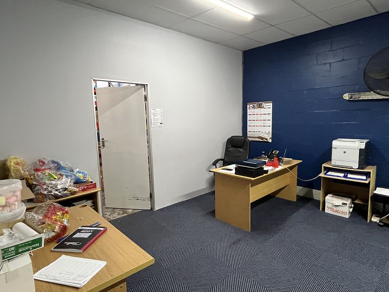 626 m² Industrial to let in Viking Park , 7 Thor Circle (photo 9)