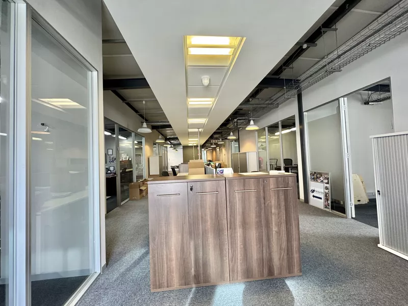 373 m² Office to let in Cape Town City Centre/CBD, North Wharf (photo 7)