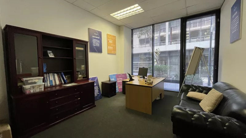 236 m² Office to let in Woodstock, The Boulevard (photo 18)