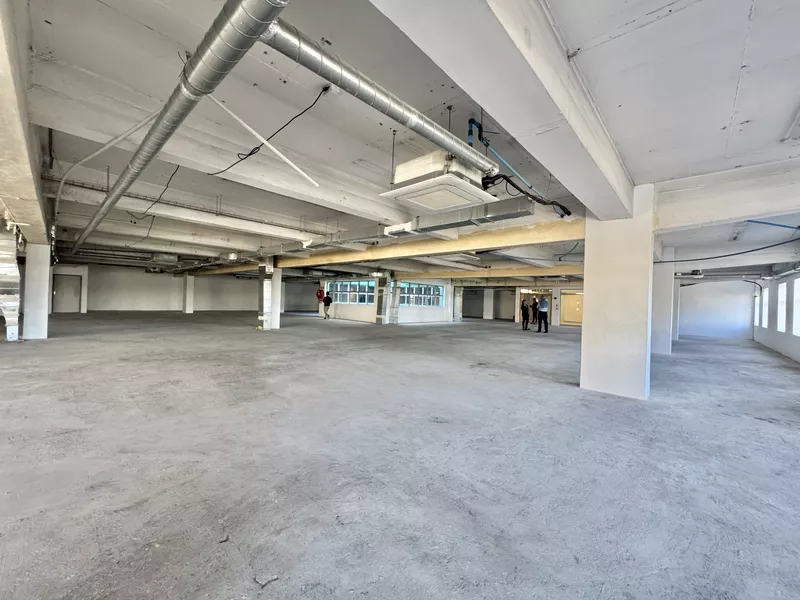 2 402 m² Office to let in Cape Town, Amber Place (photo 3)