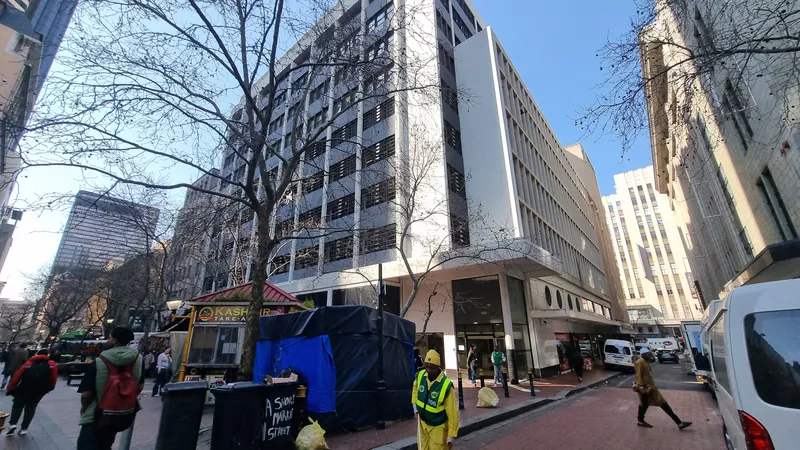 5 840 m² Office to let in Cape Town City Centre/CBD, Union Castle (photo 10)
