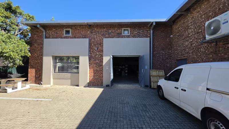 1 085 m² Office for sale in Century City, 13 Edison Way (photo 7)