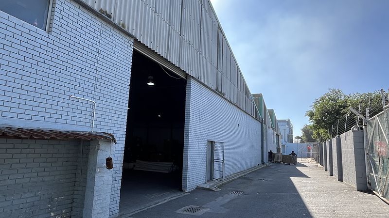 3 544 m² Industrial to let in Epping, 138 Gunners Circle (photo 1)