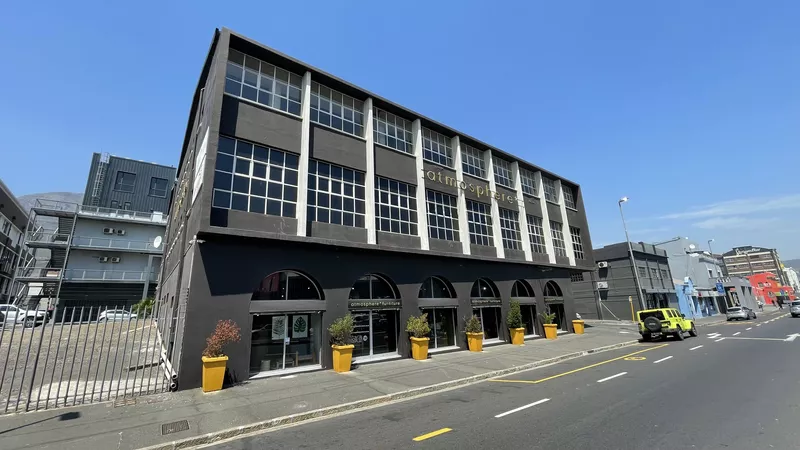 1 962 m² Retail Property to let in Woodstock, 224 Sir Lowry (photo 1)