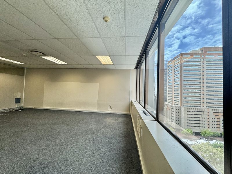 243 m² Office to let in Cape Town City Centre/CBD, 2 Long Street (photo 21)