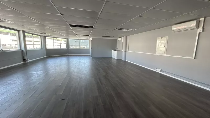 132 m² Office to let in Claremont, Buchanan Chambers (photo 7)