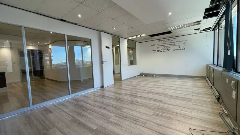 234 m² Office to let in Cape Town City Centre/CBD, 2 Long (photo 8)