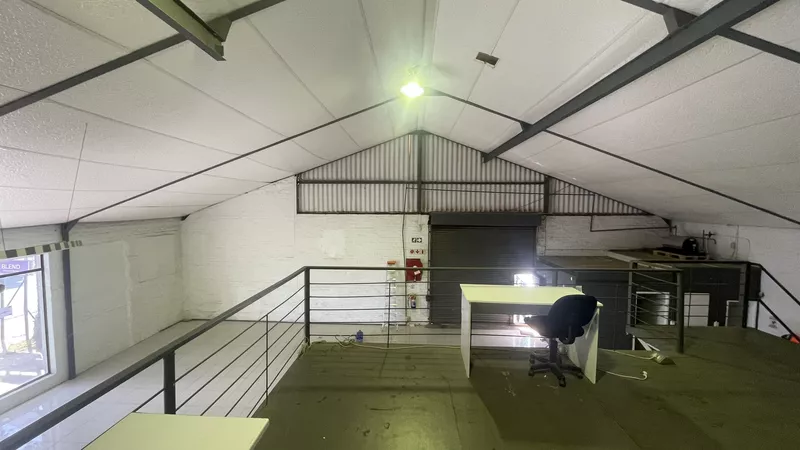 394 m² Industrial to let in Salt River, 33 Salt River Road (photo 8)