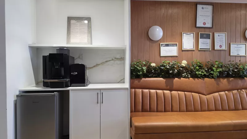 180 m² Office for sale in Century City, Bridgewater One - Studios (Block B) (photo 25)
