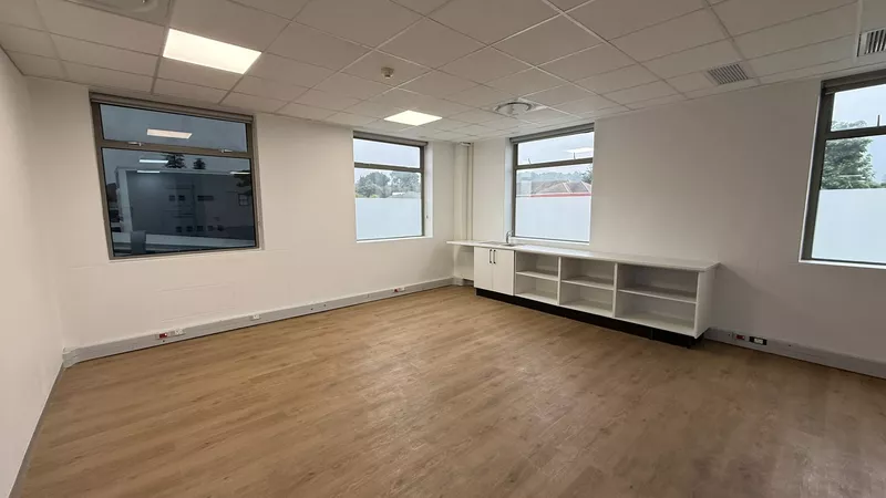 472 m² Office to let in Claremont, 200 On Main (photo 26)