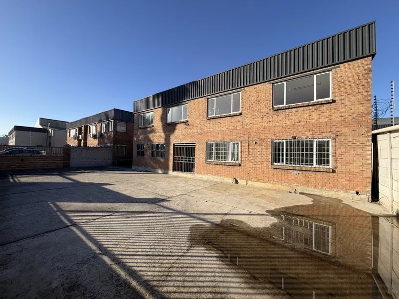 1 350 m² Industrial for sale in Blackheath, 27 Anfield Road (photo 2)
