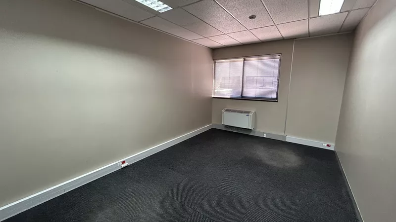 924 m² Office to let in Mowbray, Golf Park, GP3 (photo 25)