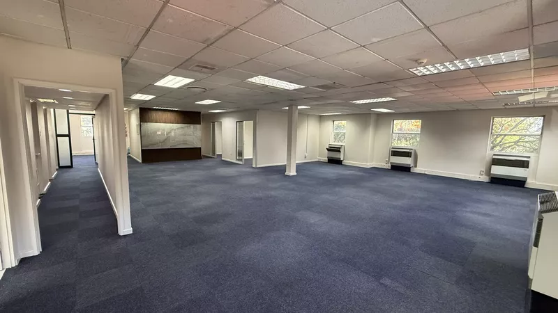 255 m² Office to let in Pinelands, Lonsdale (photo 21)