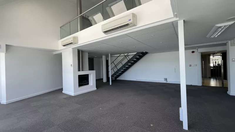 300 m² Office to let in De Waterkant, Sovereign Quay (photo 7)