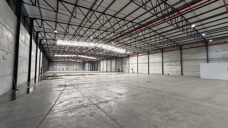 5 142 m² Industrial to let in Marconi Beam, 9 Prime Park (photo 9)