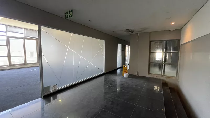 343 m² Office to let in Salt River, Upper East Side (photo 5)