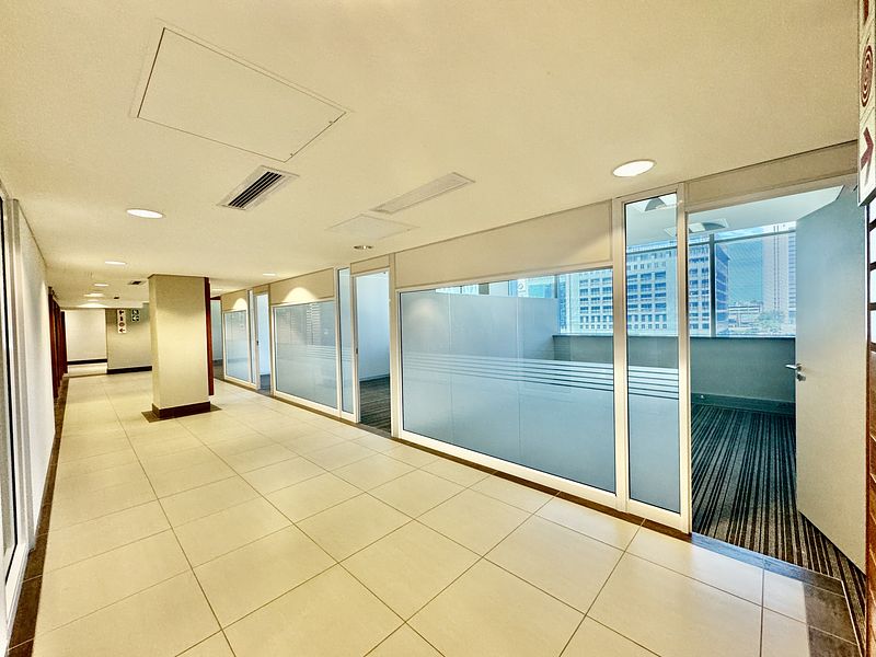 509 m² Office to let in Cape Town City Centre/CBD, 33 Heerengracht Street (photo 12)